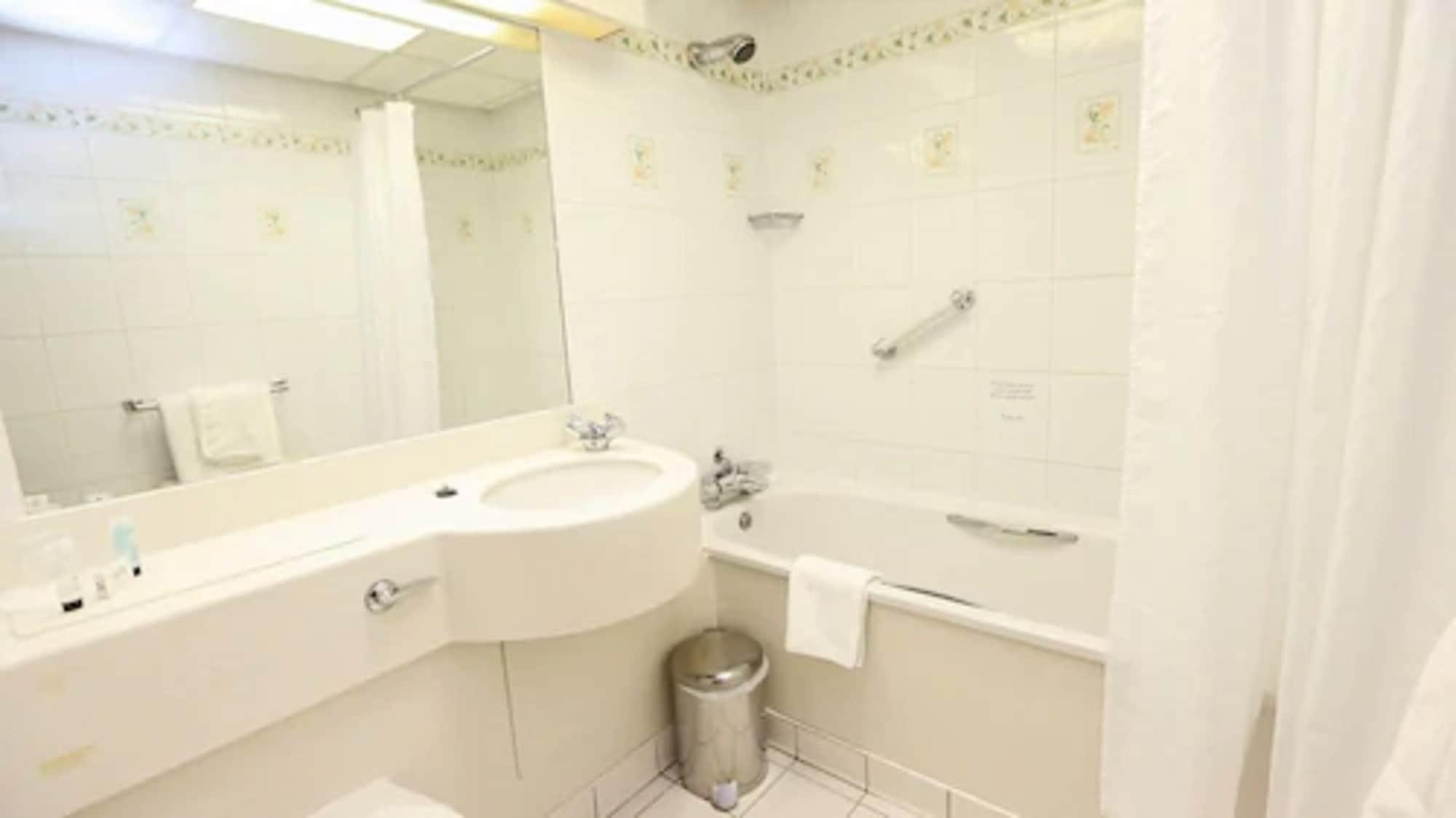 Fairways Lodge & Leisure Club Прествіч Екстер'єр фото
